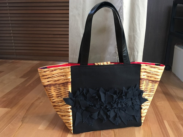 バスケット柄転写プリント✖黒帆布のマルシェ風トートbag 1枚目の画像