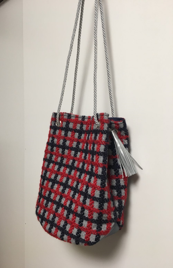 ネイビー＆レッド＆シルバー：Woolチェックの船底巾着bag 2枚目の画像