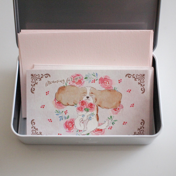 キラキララメの缶入りメッセージカード封筒セット - 癒されるワンコのイラスト - 4枚目の画像
