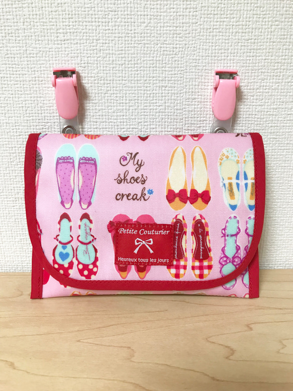 再販♡ラミネート移動ポケット  レッド×ピンク シューズ柄♡レッドリボンタグ 1枚目の画像