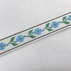 インド製リボンテープ 連結フラワー刺繍(ライトブルー) 幅1.5cm （長さ1.5m単位） 4枚目の画像