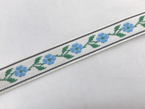 インド製リボンテープ 連結フラワー刺繍(ライトブルー) 幅1.5cm （長さ1.5m単位） 4枚目の画像