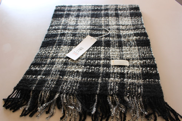 再販　モヘア糸×ＢＩＧスラブ糸の暖か大判チェックストール＊尾州編み 5枚目の画像