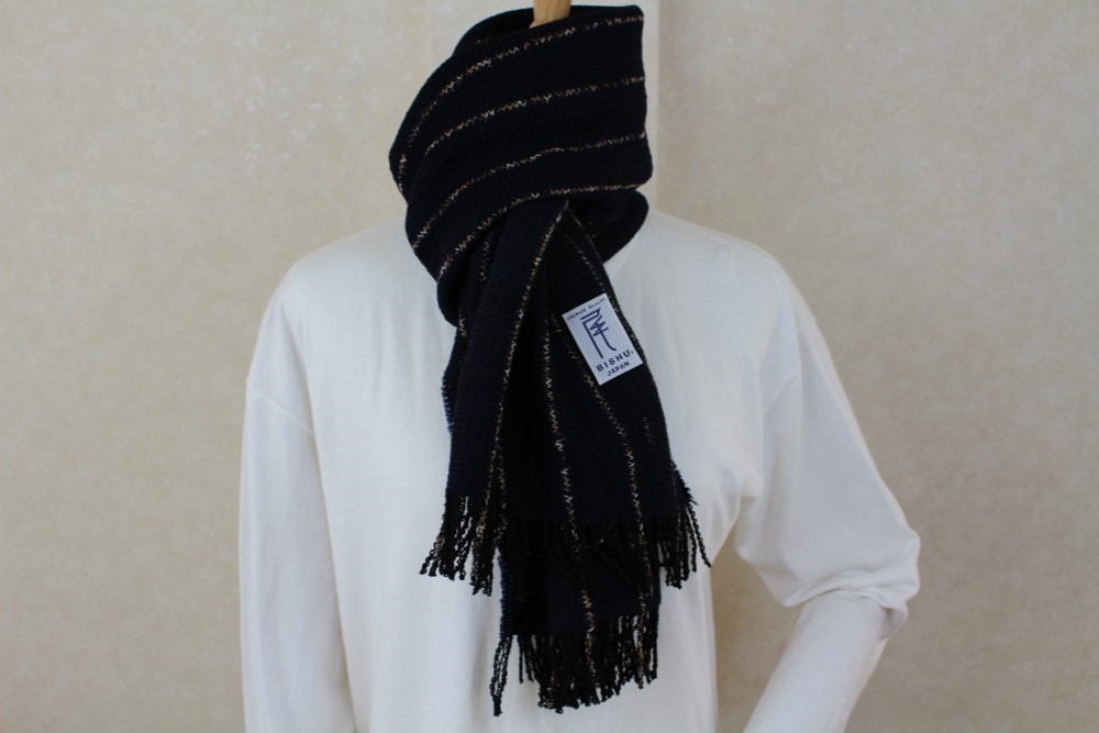 再販　Owarishima（尾張縞）マフラー黒/紺ストライプかすり染＊尾州編み