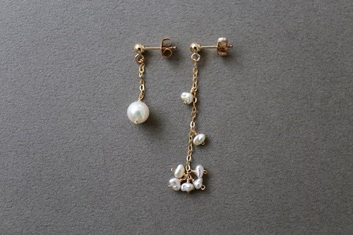 (14kgf ) あこやパールとあこやケシパールのエレガントピアス[kgf970]