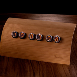 Jova Nixie Tube Clock  IN4 - Oak [Makenology ] Loft  Nixi 1枚目の画像
