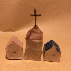 【小さな家シリーズ①】教会と小さな家　陶器　ミニチュア　教会　クリスマス　森 3枚目の画像