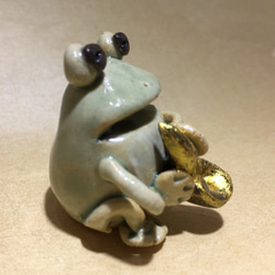 【ミニタイプ登場！】サックスを吹くカエルさん　陶器　蛙　かえる　カエル　 2枚目の画像