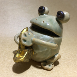 【ミニタイプ登場！】サックスを吹くカエルさん　陶器　蛙　かえる　カエル　 3枚目の画像