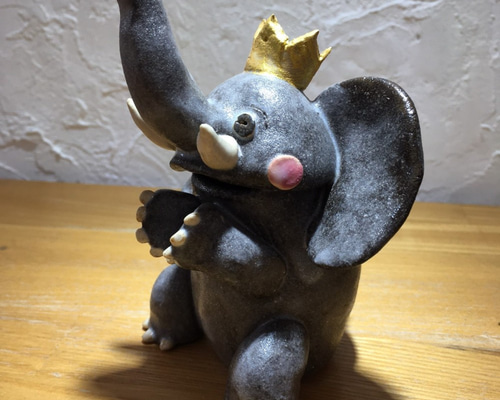 王様ゾウの置き物 メガネ置き 眼鏡 陶器 王さま 象 その他置物 TARACO