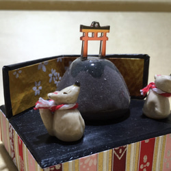 【秋の新作（きつねシリーズ②）】キツネの村祭り　陶器　置き物　ミニチュア 4枚目の画像