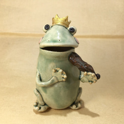 カエルの王様バイオリンを弾く　　陶器　蛙　かえる　カエル　バイオリン 2枚目の画像