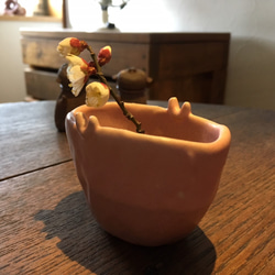 小さなお花をかざるのにとても便利なミニミニ花器（パステルピンク） 3枚目の画像