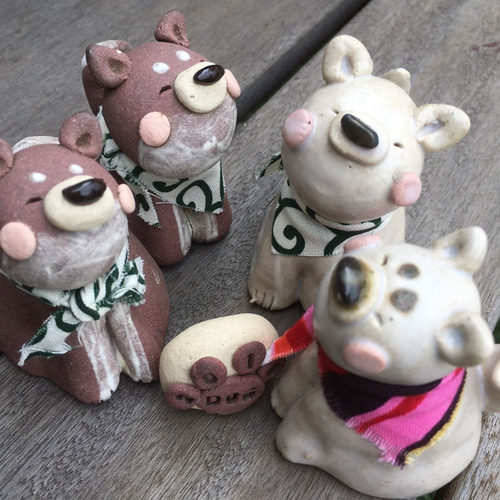 黒白の犬の陶器置物、陶芸家、森、作品 鈴木 治 卯置物 | 銀座 黒田陶苑