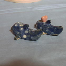 ジンベイザメの箸置き　陶器　サメ　鮫　ジョーズ　お箸　　　 3枚目の画像
