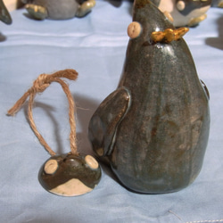 ニコニコ笑顔のペン吉さんと銀太くん  置き物　ペンギン　陶器　 9枚目の画像