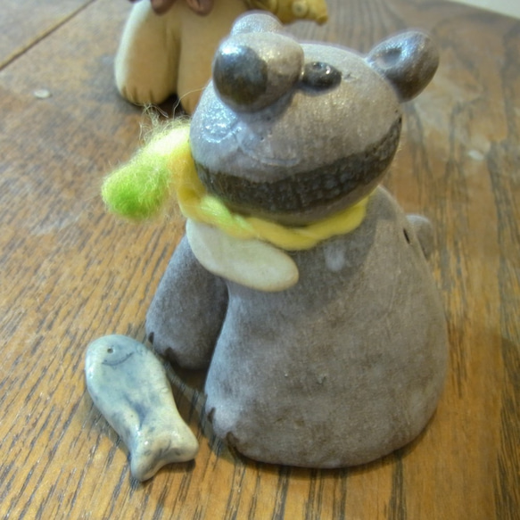 クマの置き物　陶器　 3枚目の画像