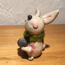 ウサギごん吉ラグビーにはまる　うさぎ　兎　ラグビー　ワールドカップ　陶器　人形 4枚目の画像