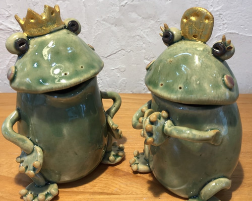 カエルの陶器彫刻2点セット 175451460.jpg?cmsp_timestamp=