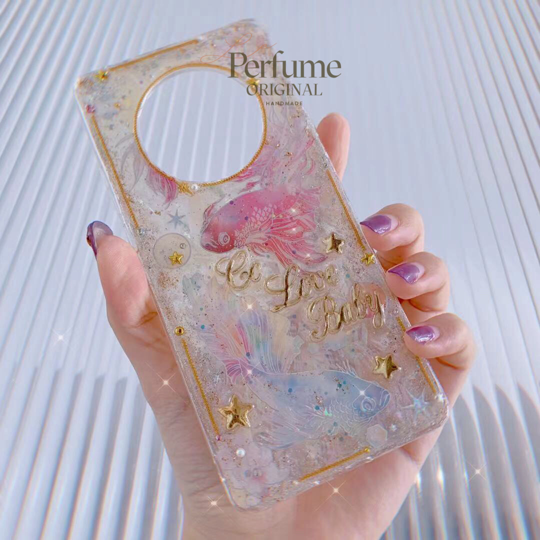 金魚✨名入れ キラキラ天然シェル ゴールド ゴージャス フラワー 花柄✨✨イニシャル オリジナル スマホケース 名前入り