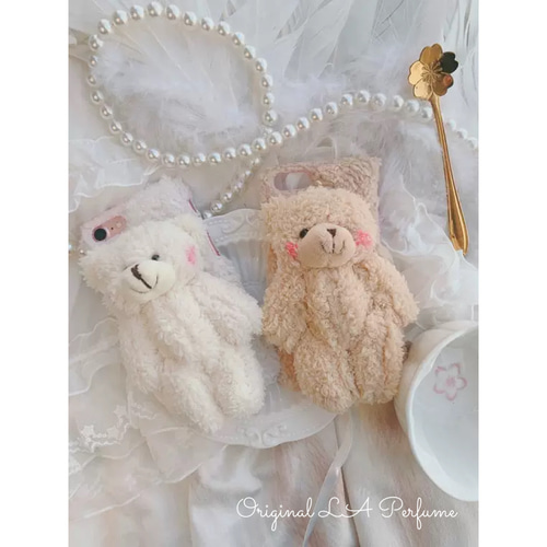 ハンドメイド♡オーダーメイド くまのぬいぐるみスマホケース✨ふわふわ♡ホワイト オーダー ふわふわ♡くまのぬいぐるみスマホケース✨ハンドメイド iPhoneアクセサリー