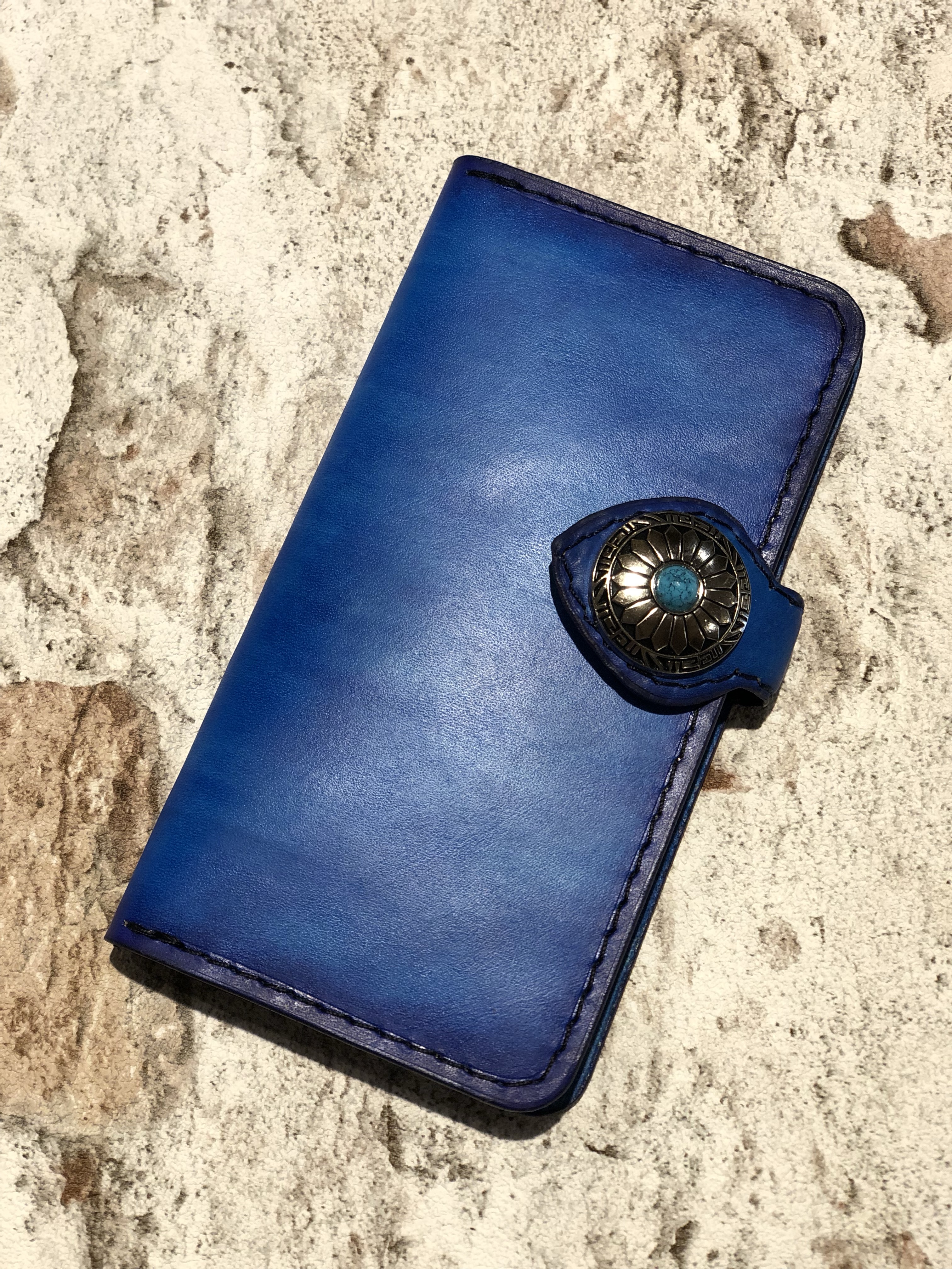 【オーダー制作】20色のぼかし手染めiPhone,Android 全機種ケース（コンチョ大付き）