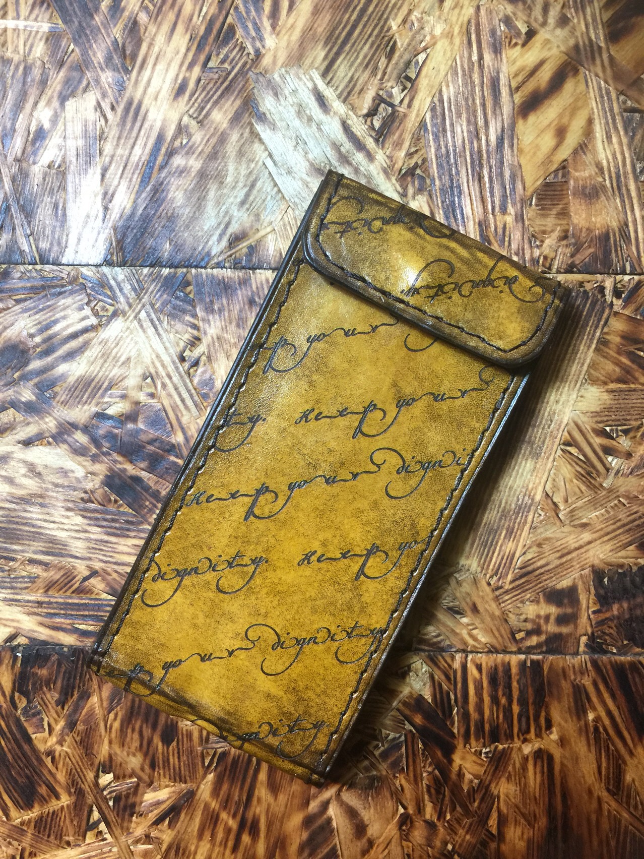 【オーダー制作】手染め縦型iPhone8/7/6ケース（カリグラフィー/充電穴あけ）