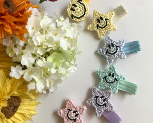 送料込み♡2つ選べるにこちゃんのベビーヘアクリップ 雑貨・その他