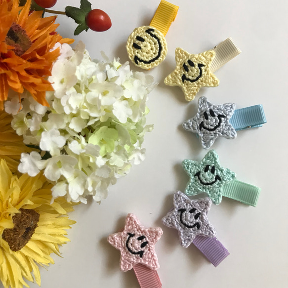 送料込み♡2つ選べるにこちゃんのベビーヘアクリップ 雑貨・その他