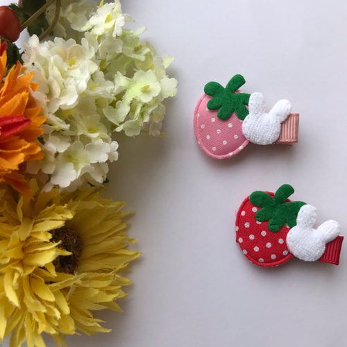♡花いちご♡ベビーヘアクリップ