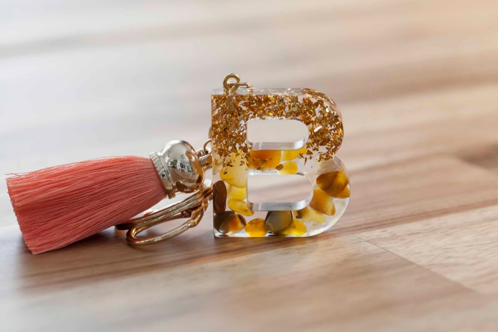 レジンイニシャルキーホルダー M09 レジンイニシャルキーホルダー M09