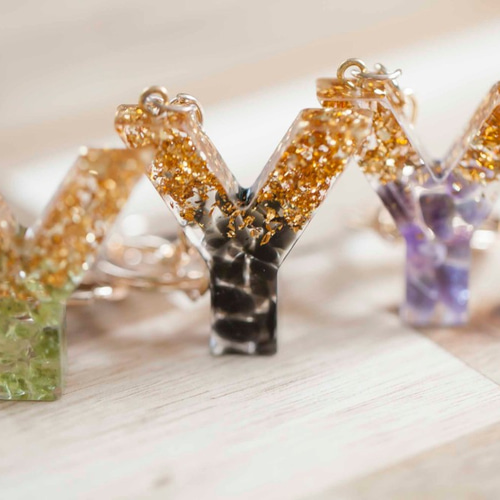 ☆UVレジン☆イニシャルキーホルダー【Y】 / アルファベット