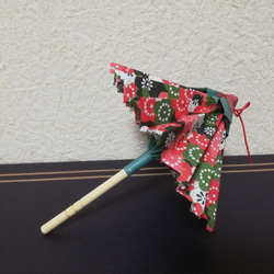 ミニチュア和傘　梅柄　赤黒　ドール小物にも 3枚目の画像