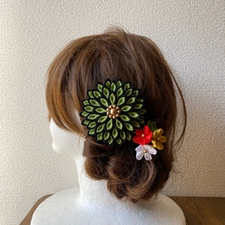 つまみ細工 菊の髪飾り(定形外郵便に限り送料無料) 1枚目の画像