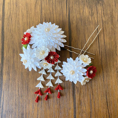 桃の花 | 女の子を華やかに ♡つまみ細工の華つまみ 霜華【