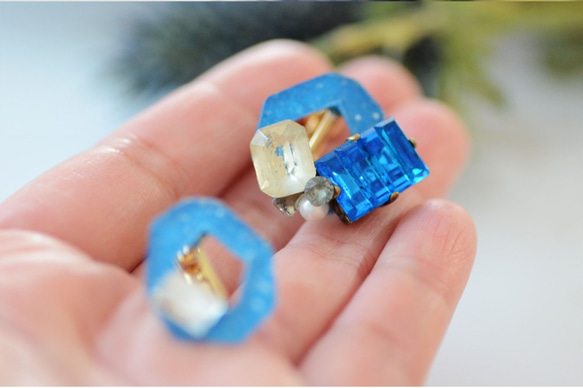 復古珠寶和星塵耳環（藍） 第3張的照片