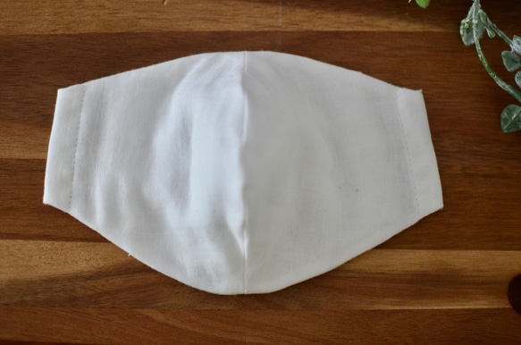 リバーシブルもOK！ダブルガーゼのポケット付きの大きなマスク（フィルター付き）-薄ドット- 2枚目の画像