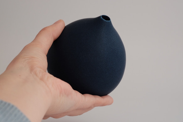 drop#4 lapis (porcelain bud vase) 第3張的照片