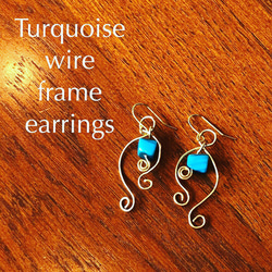 Turquoise wire frame earrings 1枚目の画像