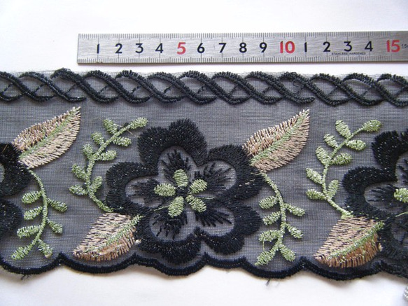 刺繍レース＊およそ幅10ｃｍのお花レース＊黒・ブラック＊約13ｍ（1ｍ約450円） 2枚目の画像