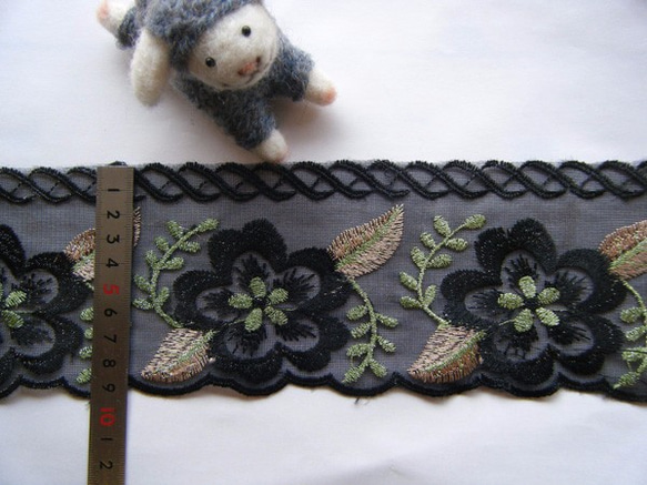 刺繍レース＊およそ幅10ｃｍのお花レース＊黒・ブラック＊約13ｍ（1ｍ約450円） 3枚目の画像