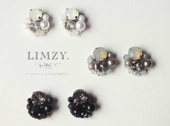 【LIMZY.】モノトーンビジューイヤリング　グレー 3枚目の画像