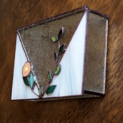 アンティークなステンドグラスの宝箱 3枚目の画像