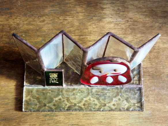 ちょっぴりアンティークなダルマさんーステンドグラスのお正月飾り 4枚目の画像