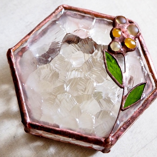 匿名配送 小物入れ 五芒星 足付きステンドグラス風アクセサリーボックス 星 魔女 ステンドグラストレー「五芒星」 その他インテリア雑貨 suumin