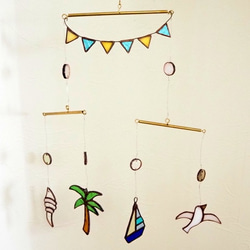 ステンドグラス 海色モビール 光のモビール》イルカ ステンドグラス風海魚のサンキャッチャー