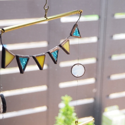 ステンドグラス 海色モビール 光のモビール》イルカ ステンドグラス風海魚のサンキャッチャー