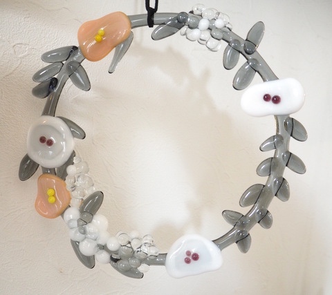 ガラスのお花のリース