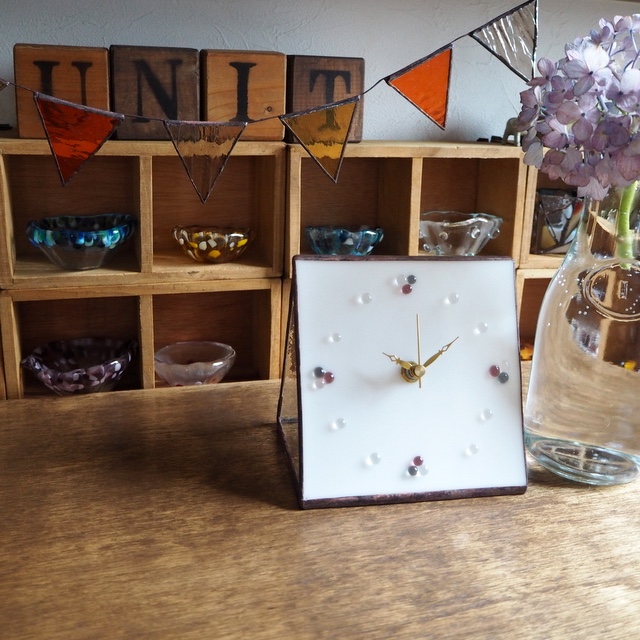 ステンドグラス　ふくろうモチーフの置時計 生き物シリーズ1 ふくろうの時計2: ステンドグラス アトリエ