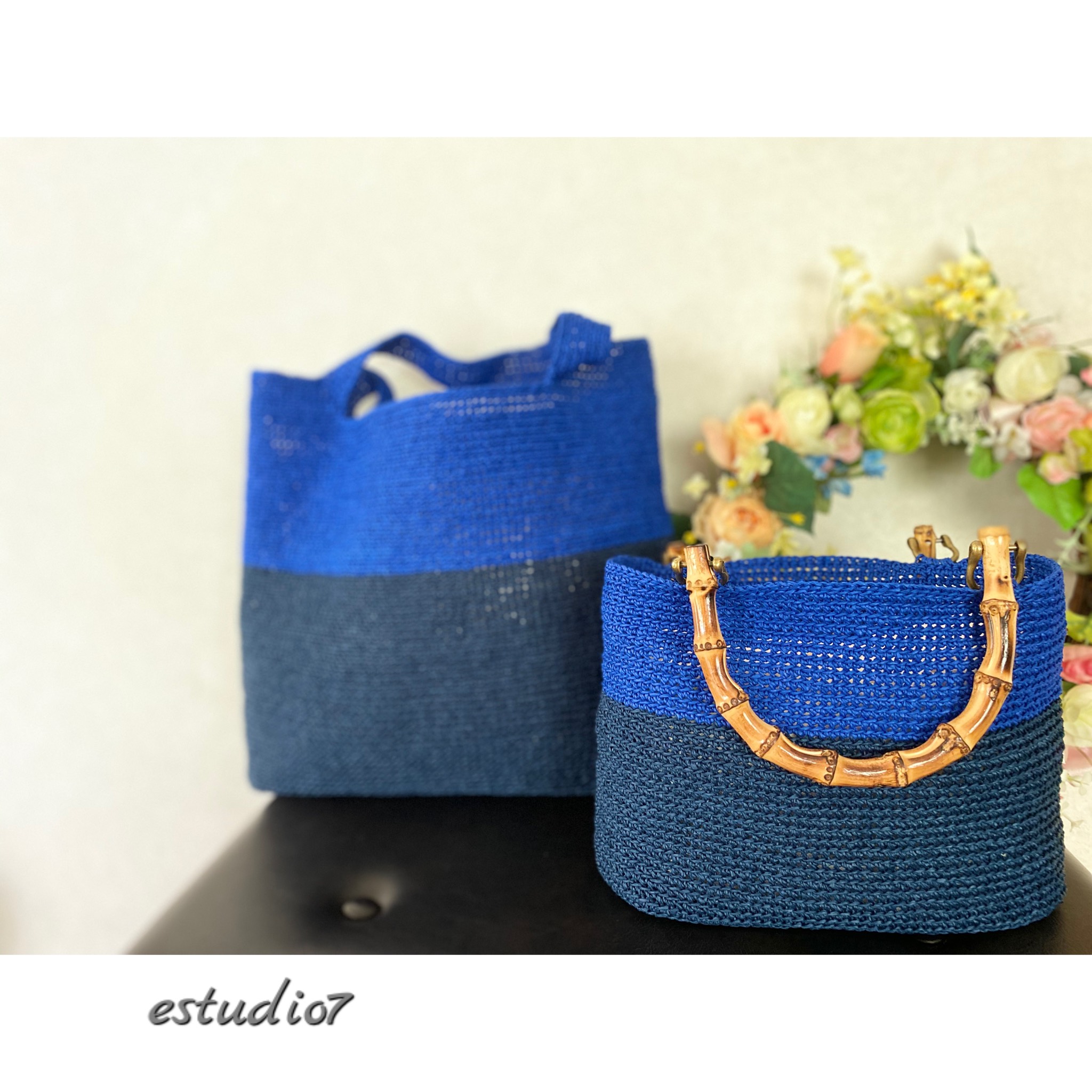 手編みSASAWASHI バンブーハンドルのトートバッグ(紺×青)